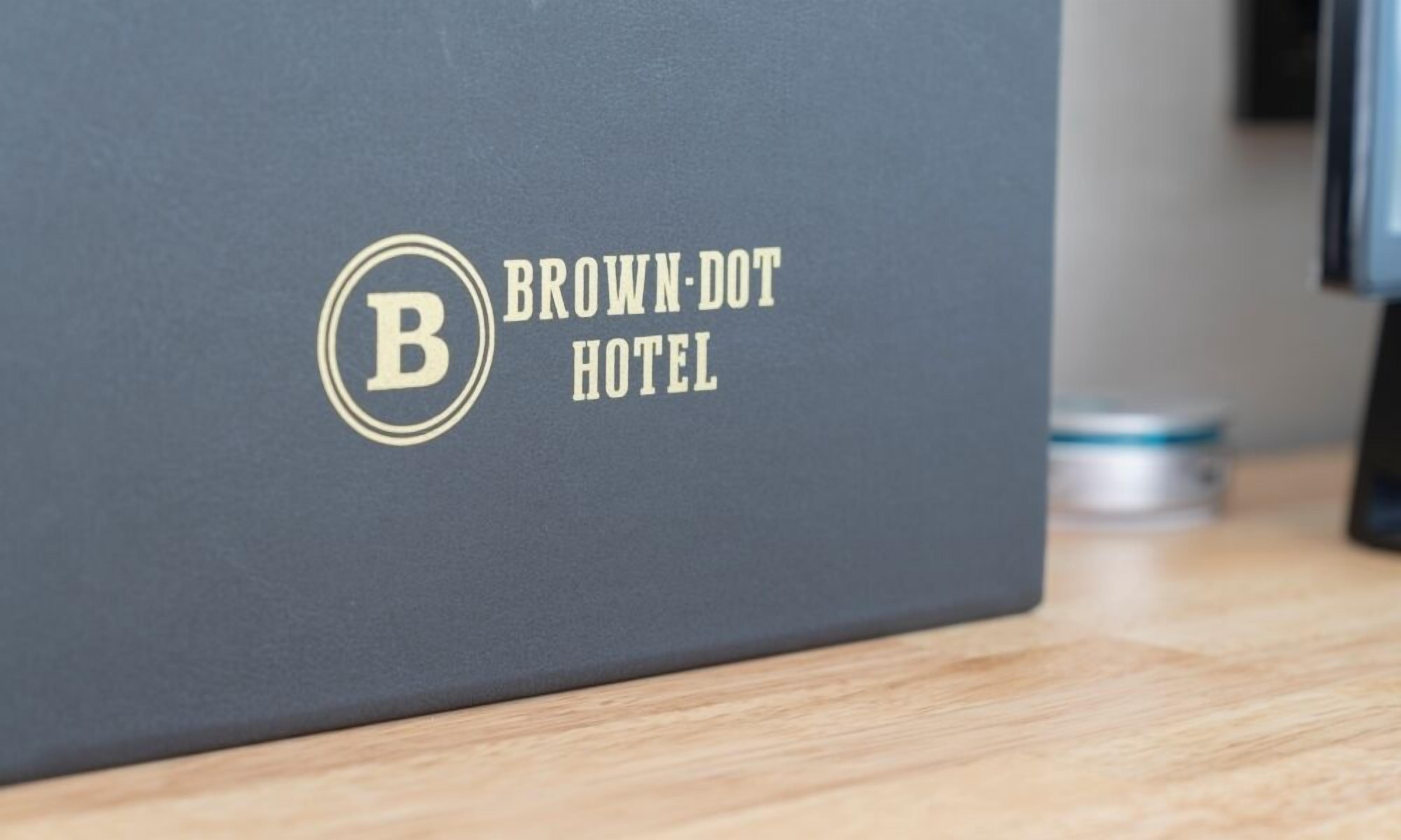 Brown Dot Geobuksum 3*