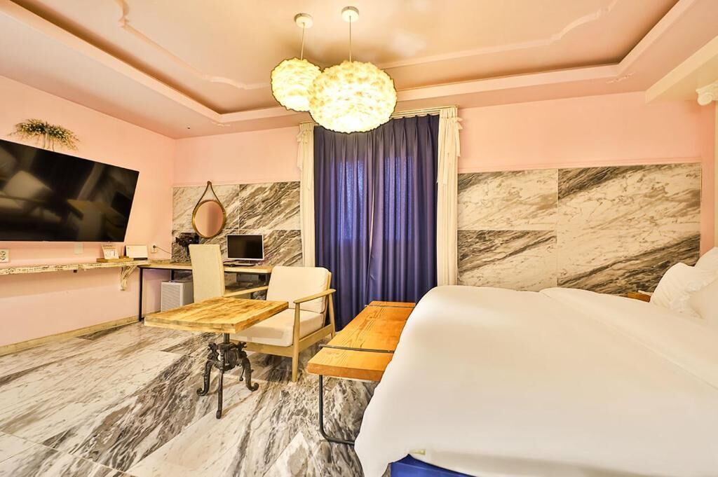 Hotel February Gimhae 3*
