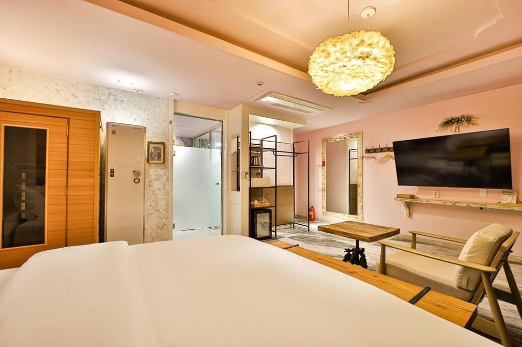 Hotel February Gimhae 3*