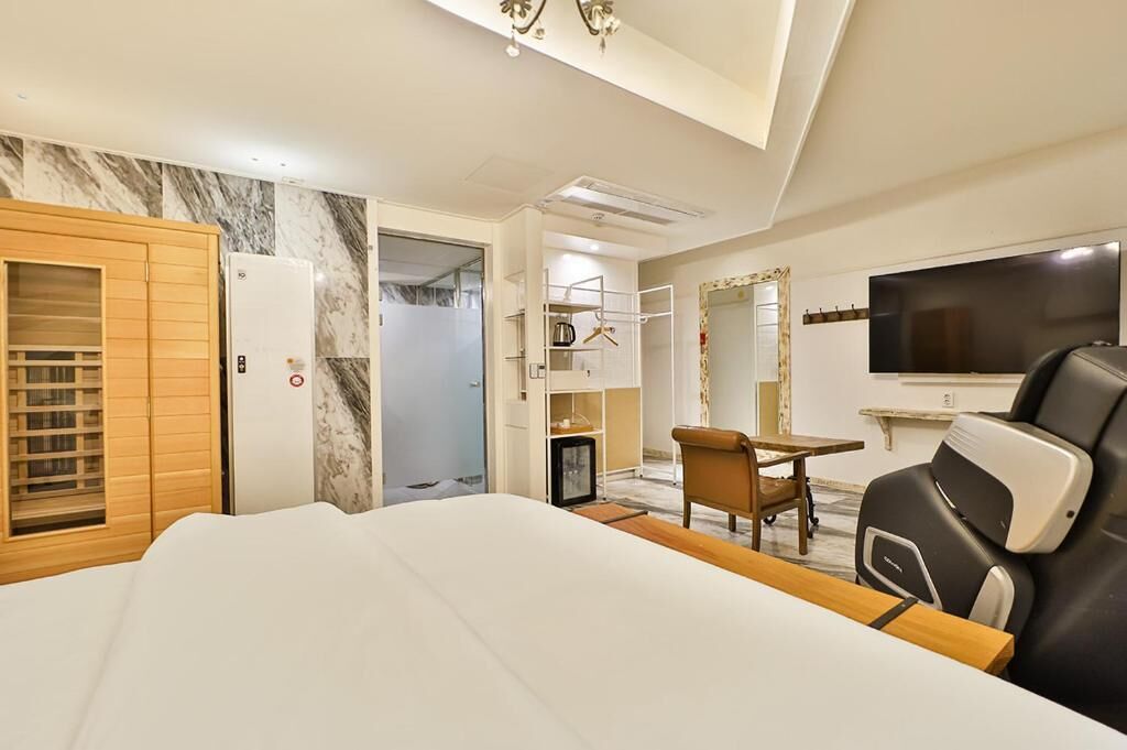 Hotel February Gimhae 3*