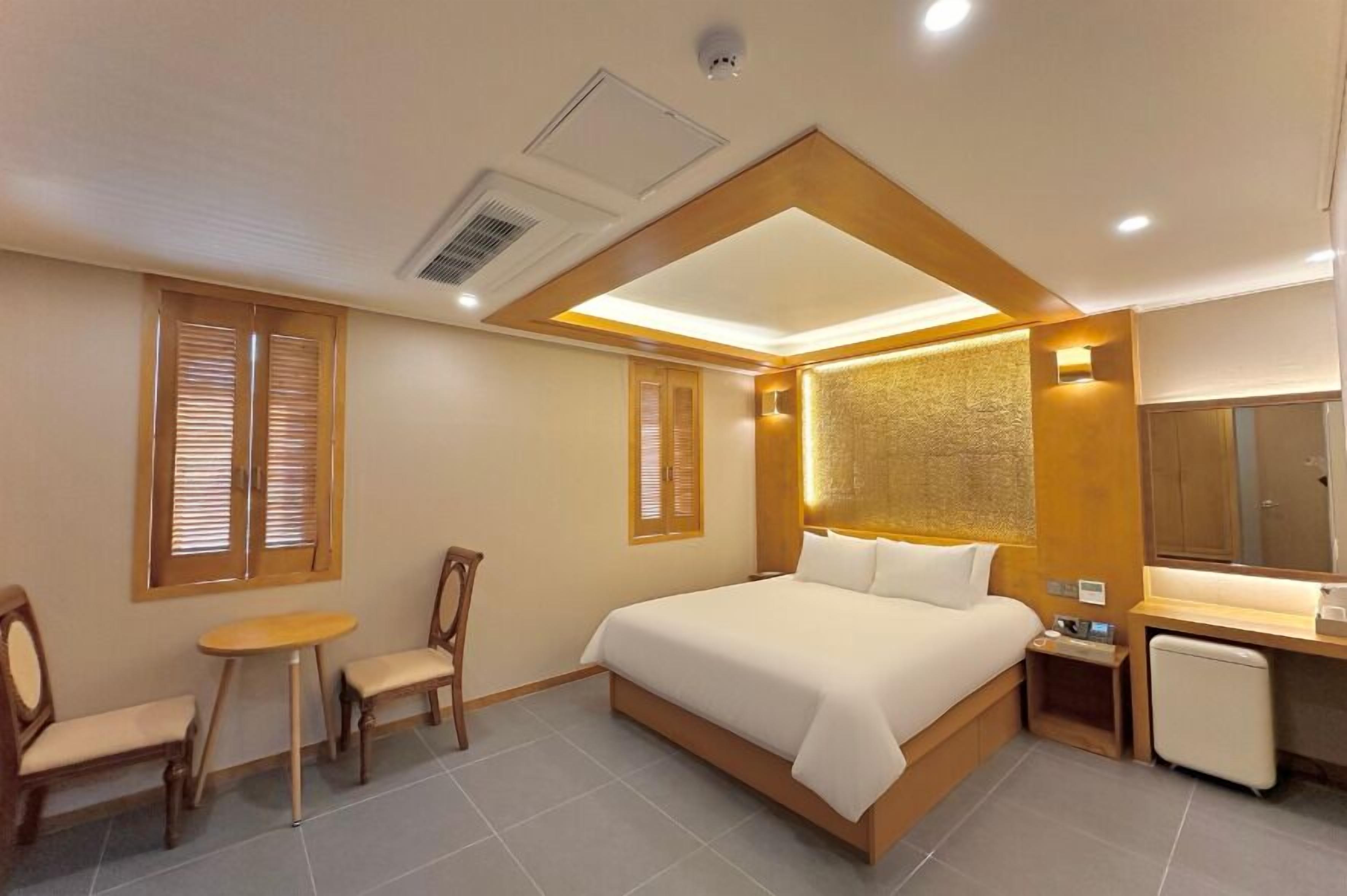mir hotel 3*
