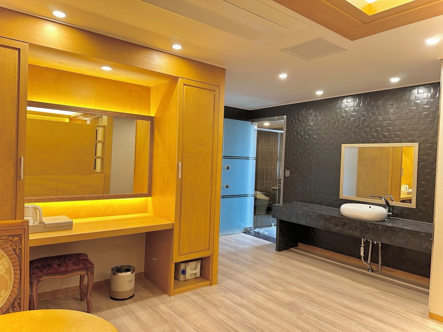 mir hotel 3*