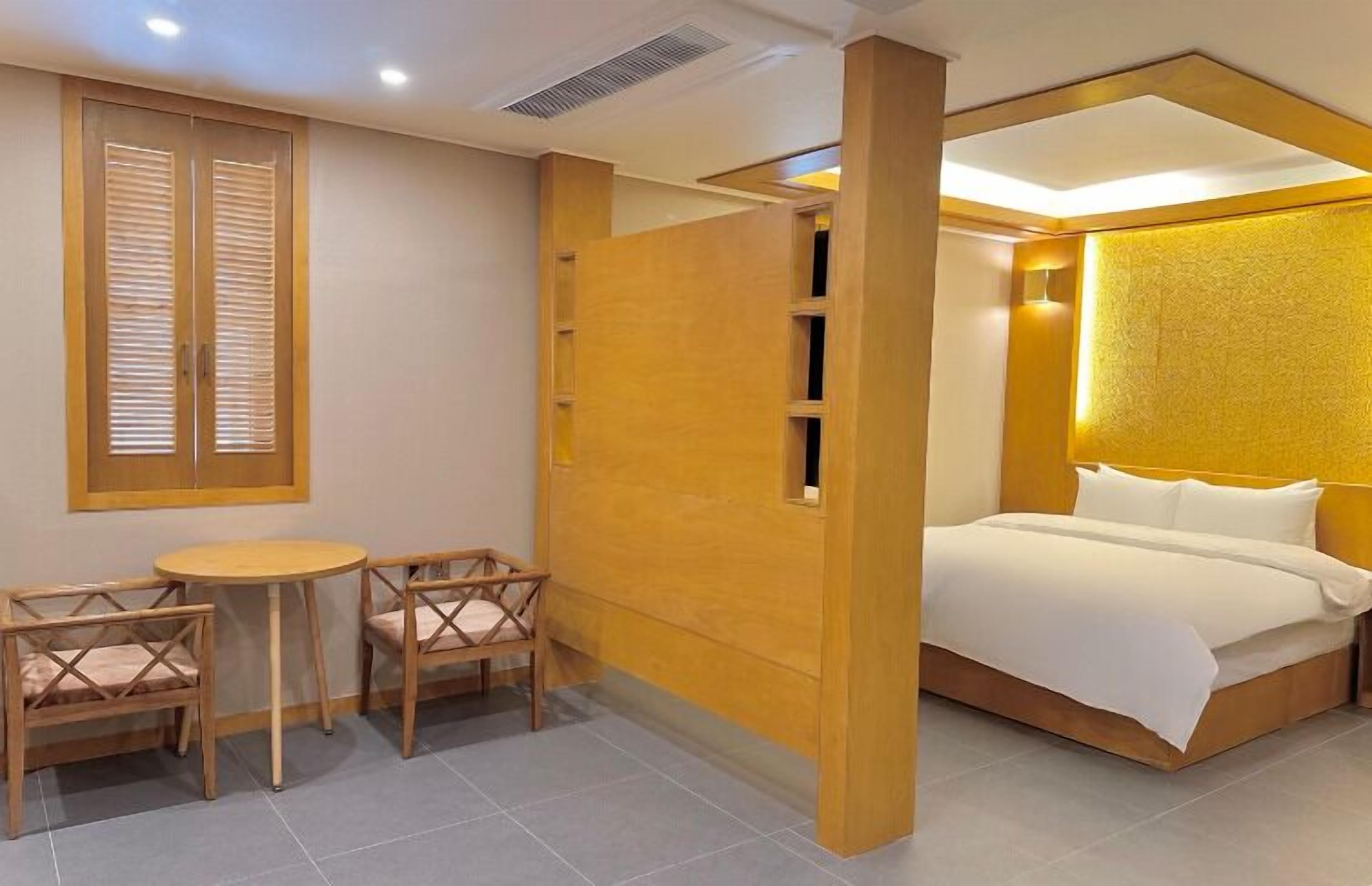 mir hotel 3*