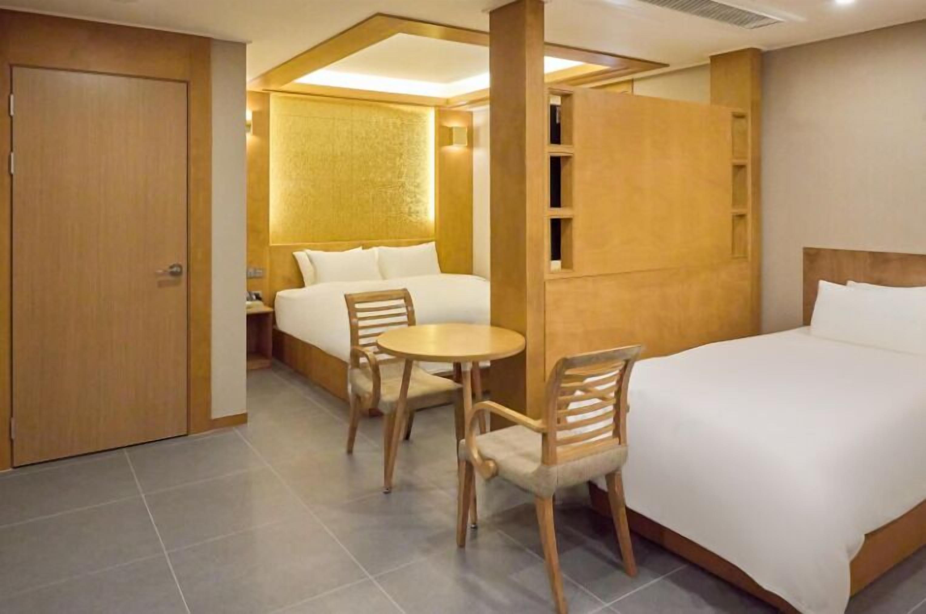 mir hotel 3*