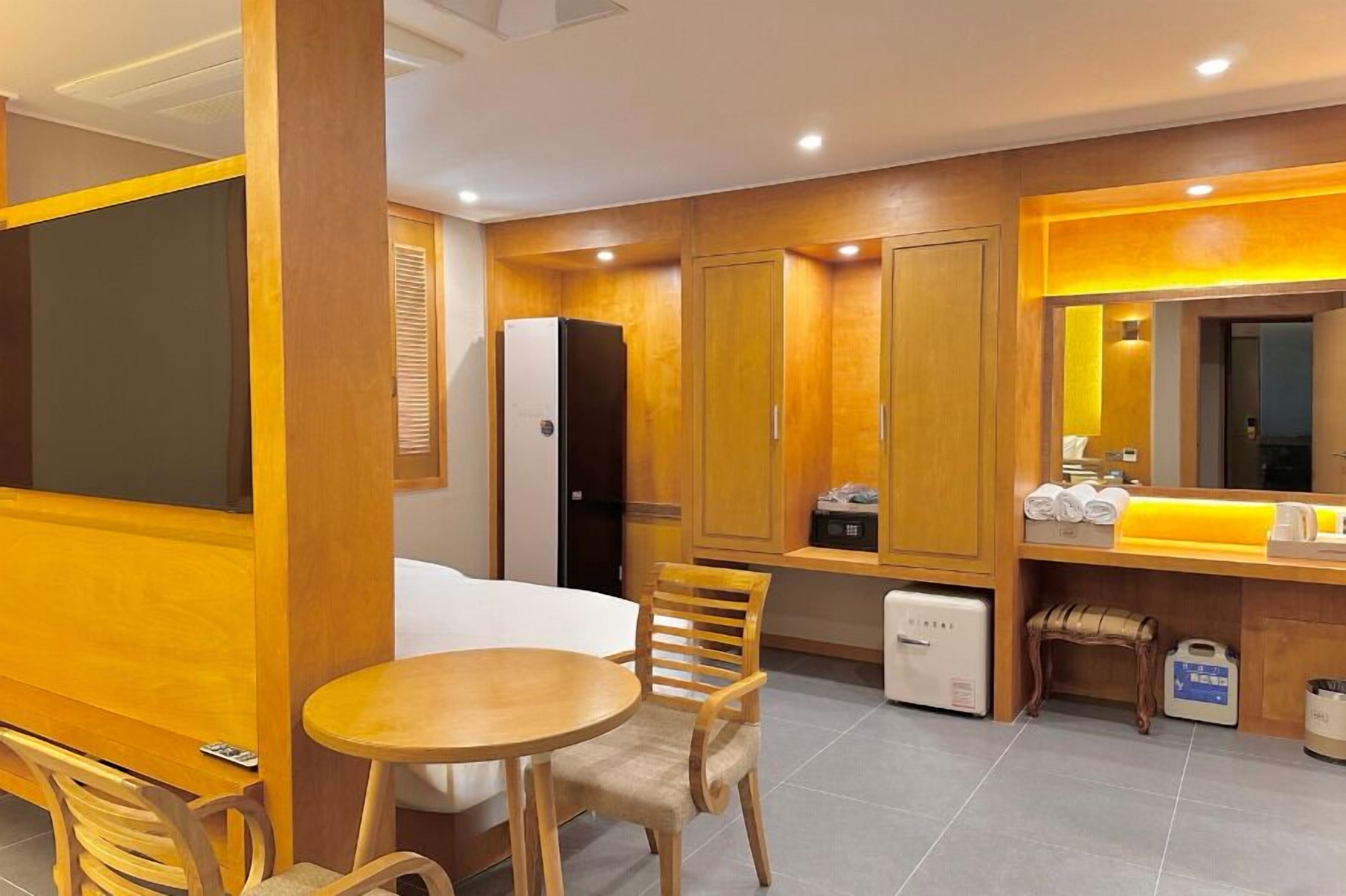 mir hotel 3*