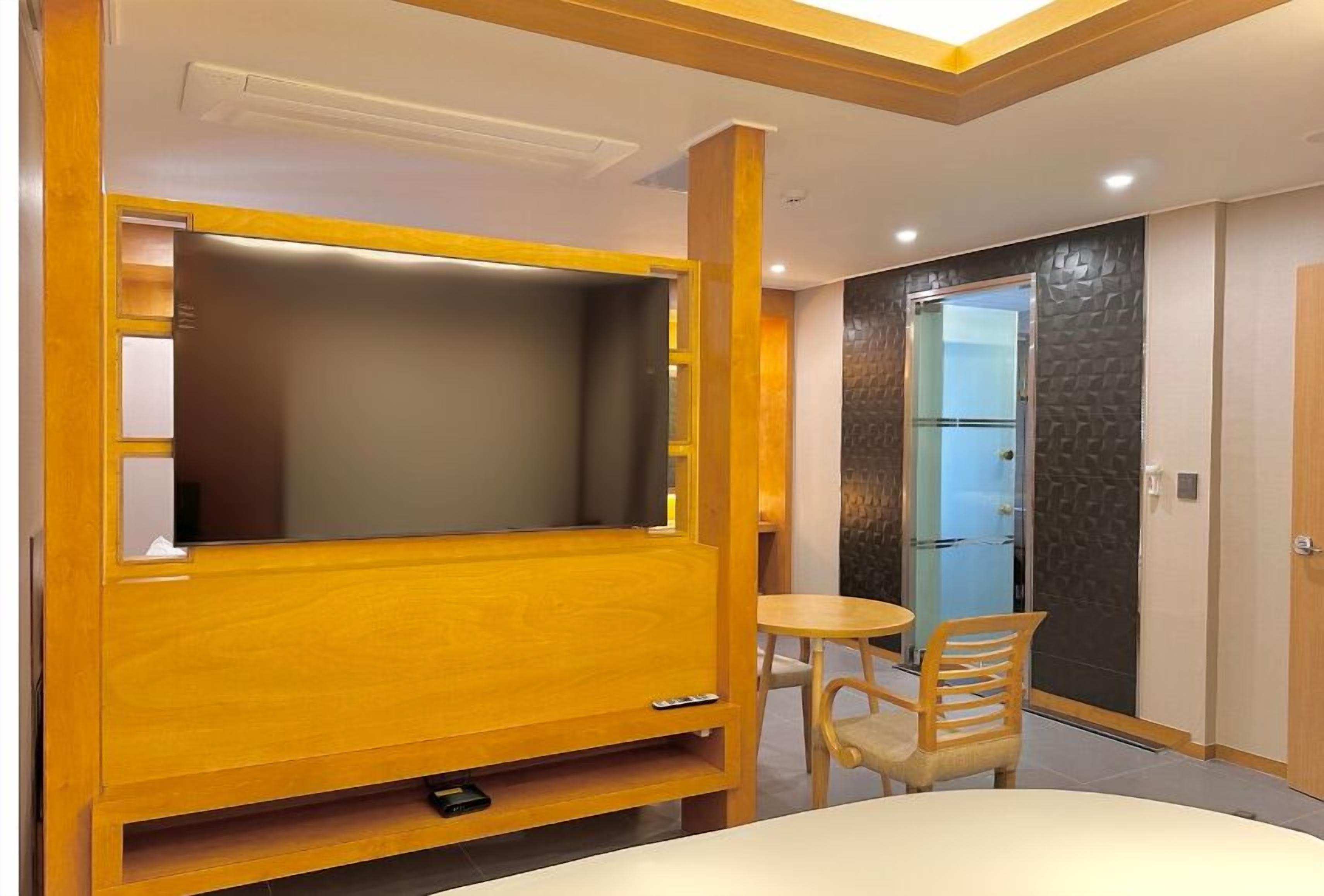 mir hotel 3*