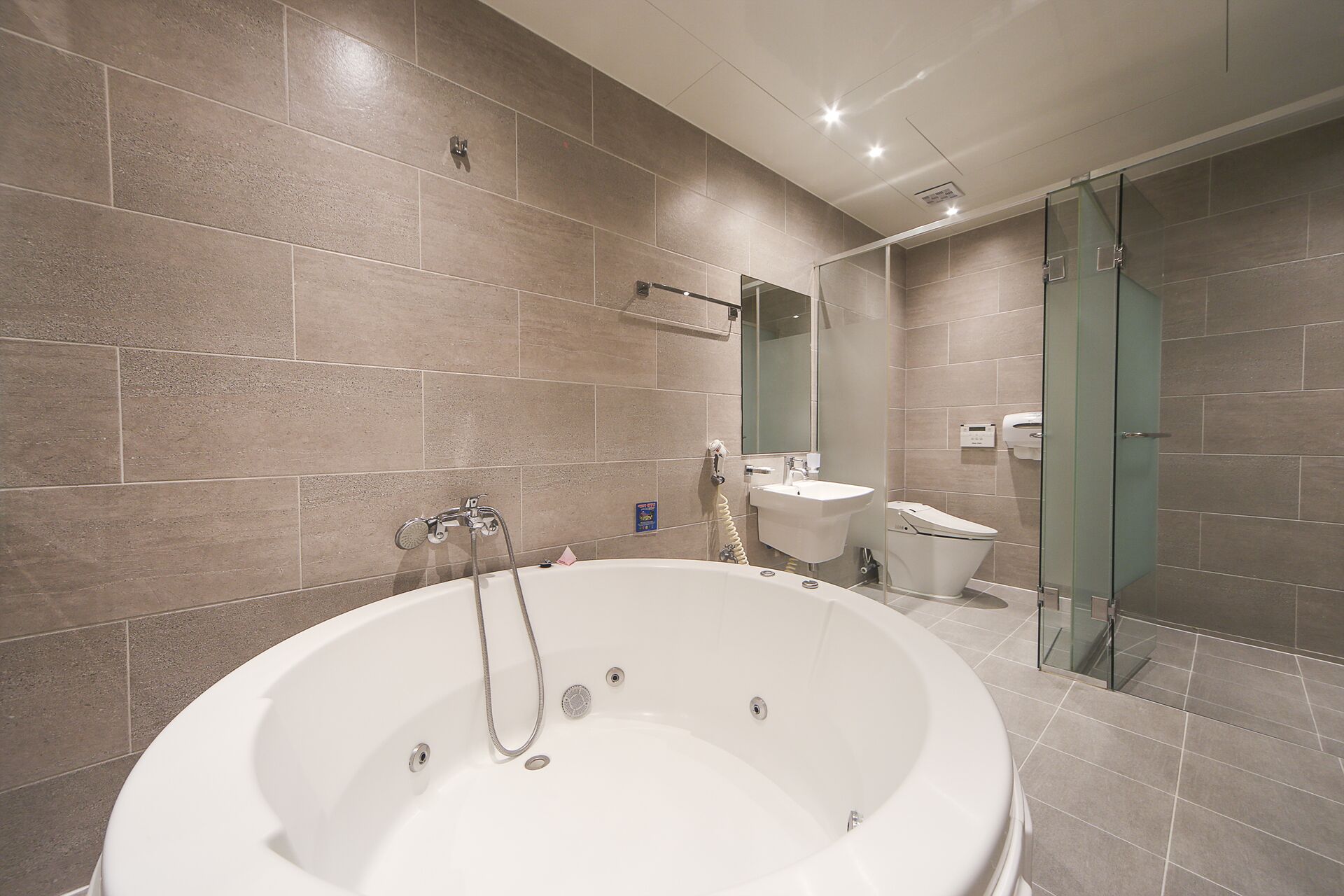 Hotel A1 Jukdo 2*