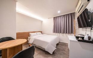 Jongno (Daehakro) Hyehwa Inn 2*