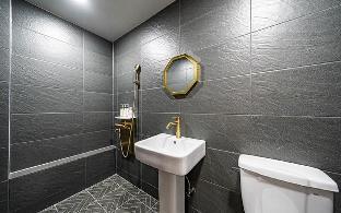 Changwon Jinhae Hotel Sheja 2*