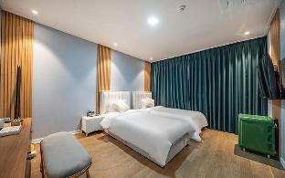 Changwon Jinhae Hotel Sheja 2*