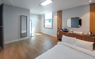 Changwon Jinhae Hotel Sheja 2*