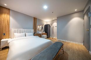 Changwon Jinhae Hotel Sheja 2*