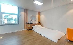 Changwon Jinhae Hotel Sheja 2*