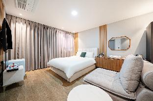 Changwon Jinhae Hotel Sheja 2*