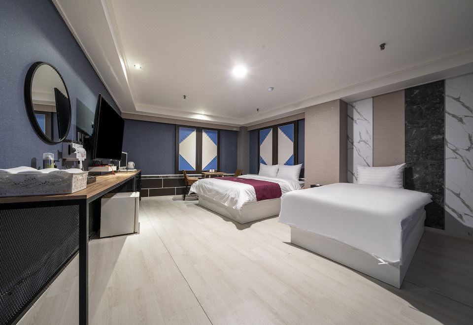 Goyang Hwajeong Plaza 2*