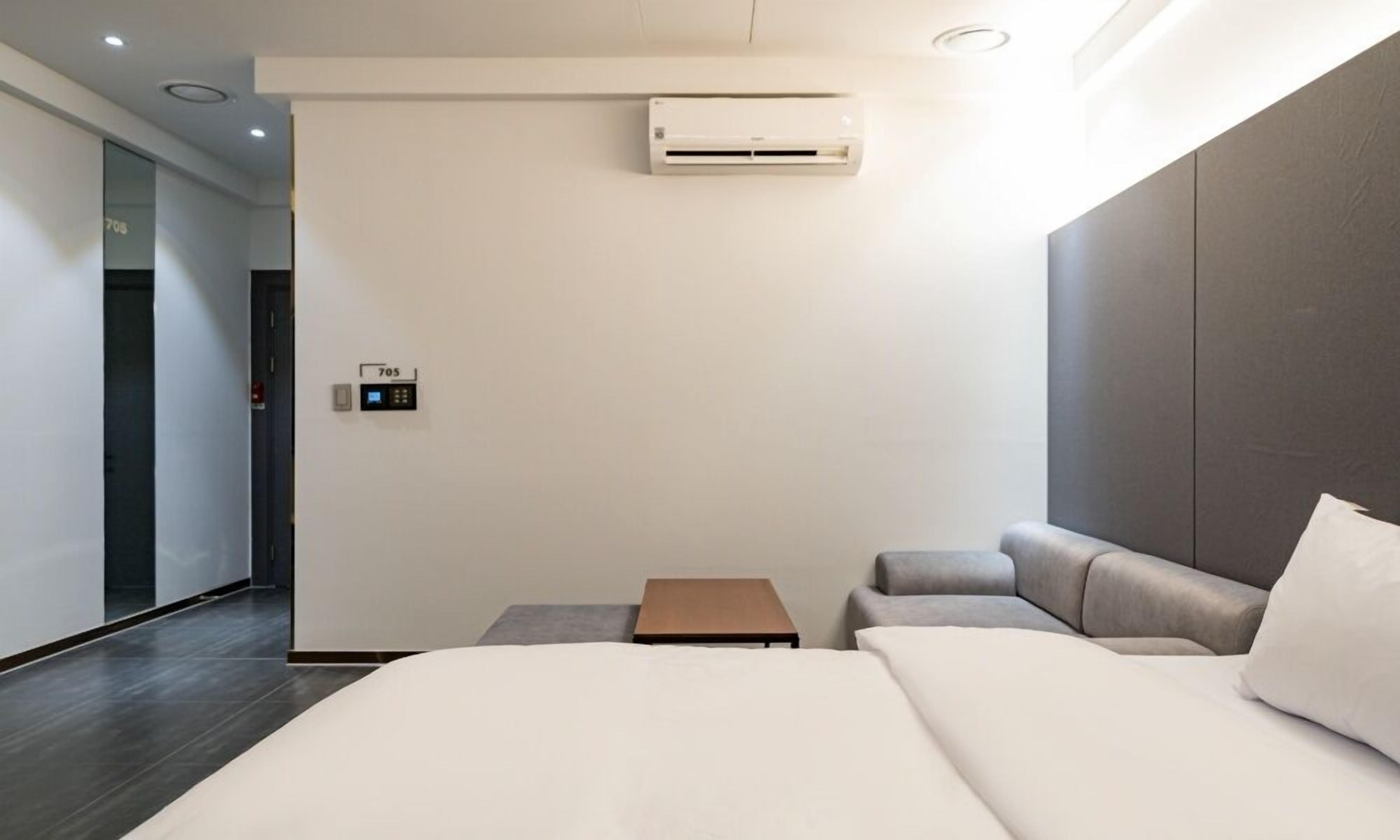HOTEL THE ART UIWANG 2*