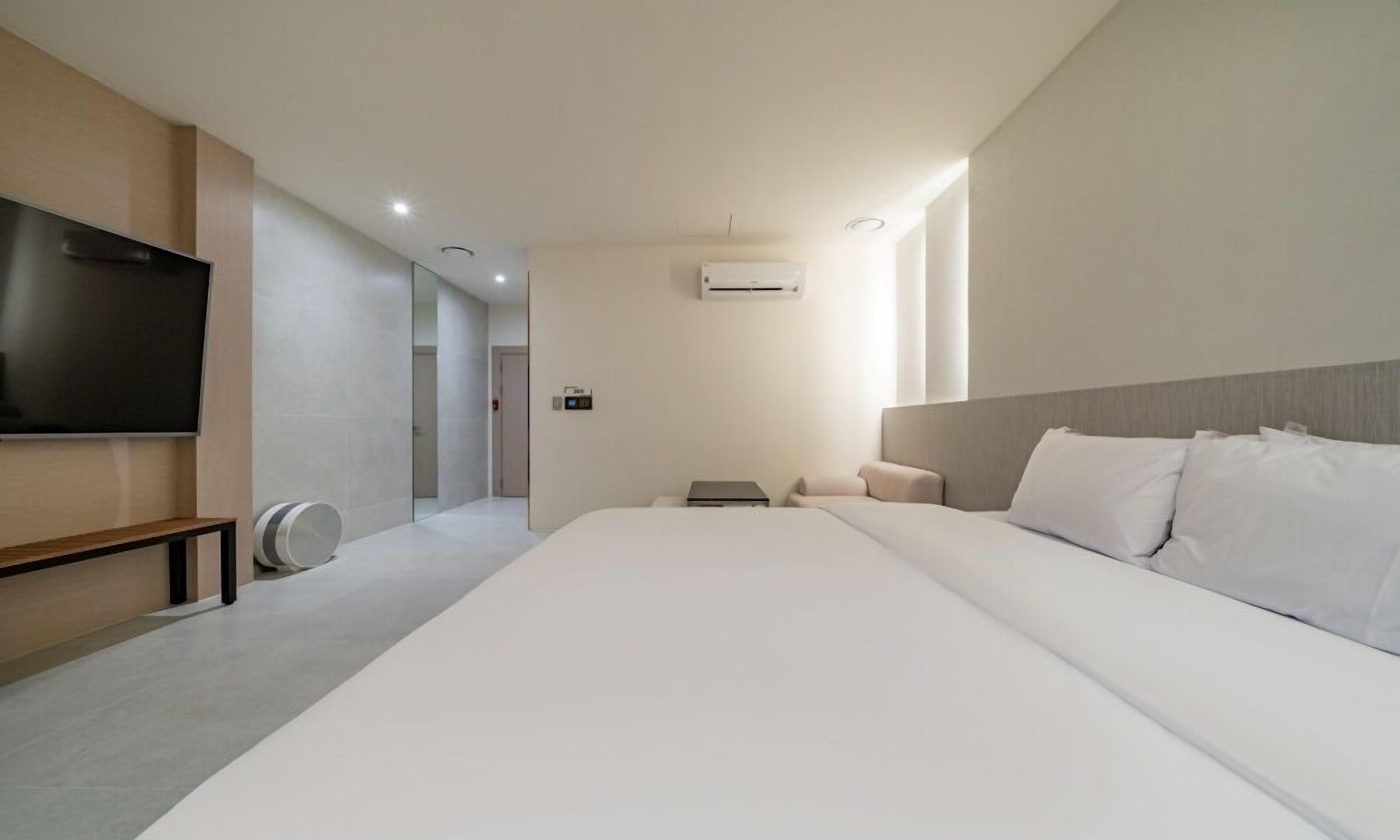 HOTEL THE ART UIWANG 2*