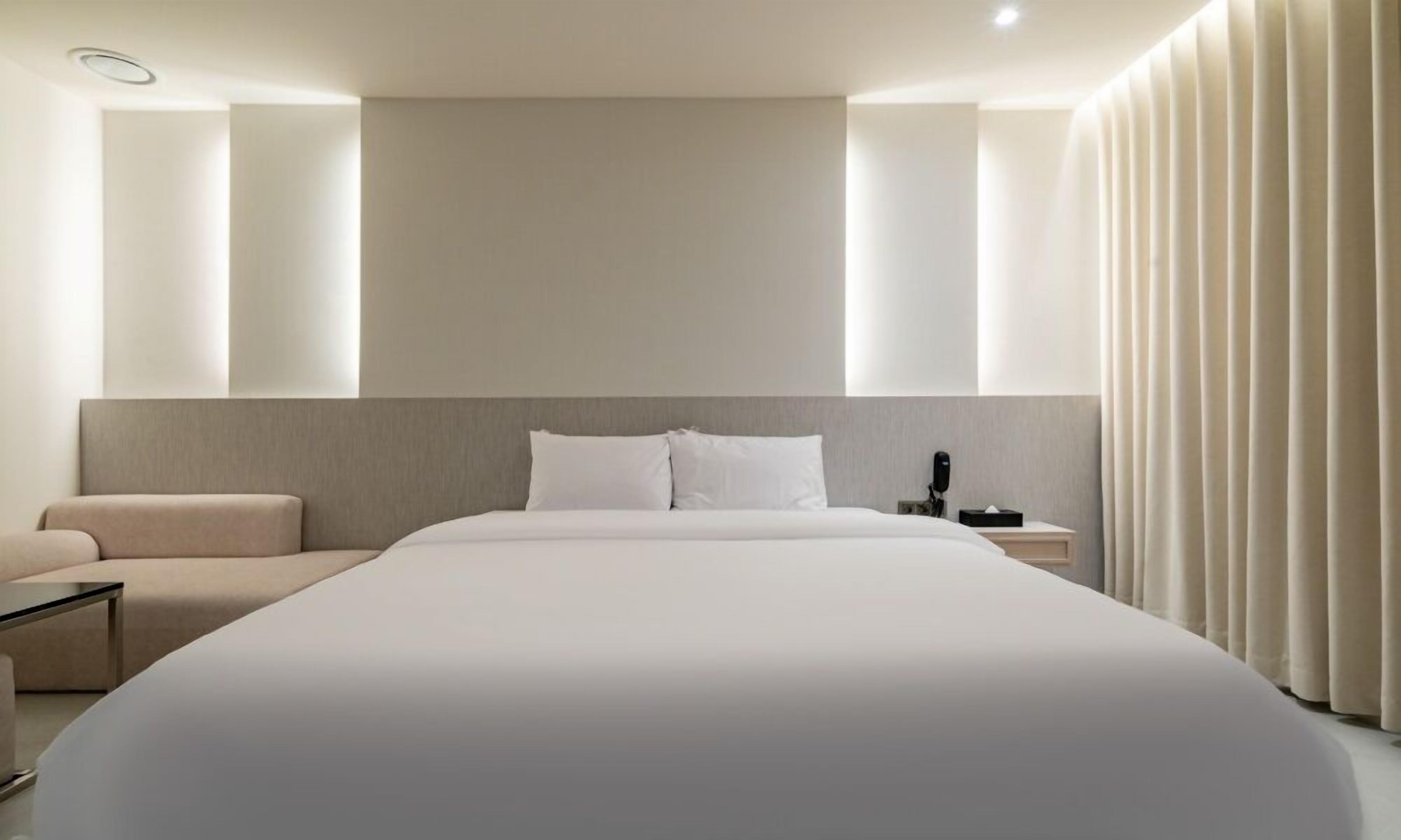 HOTEL THE ART UIWANG 2*