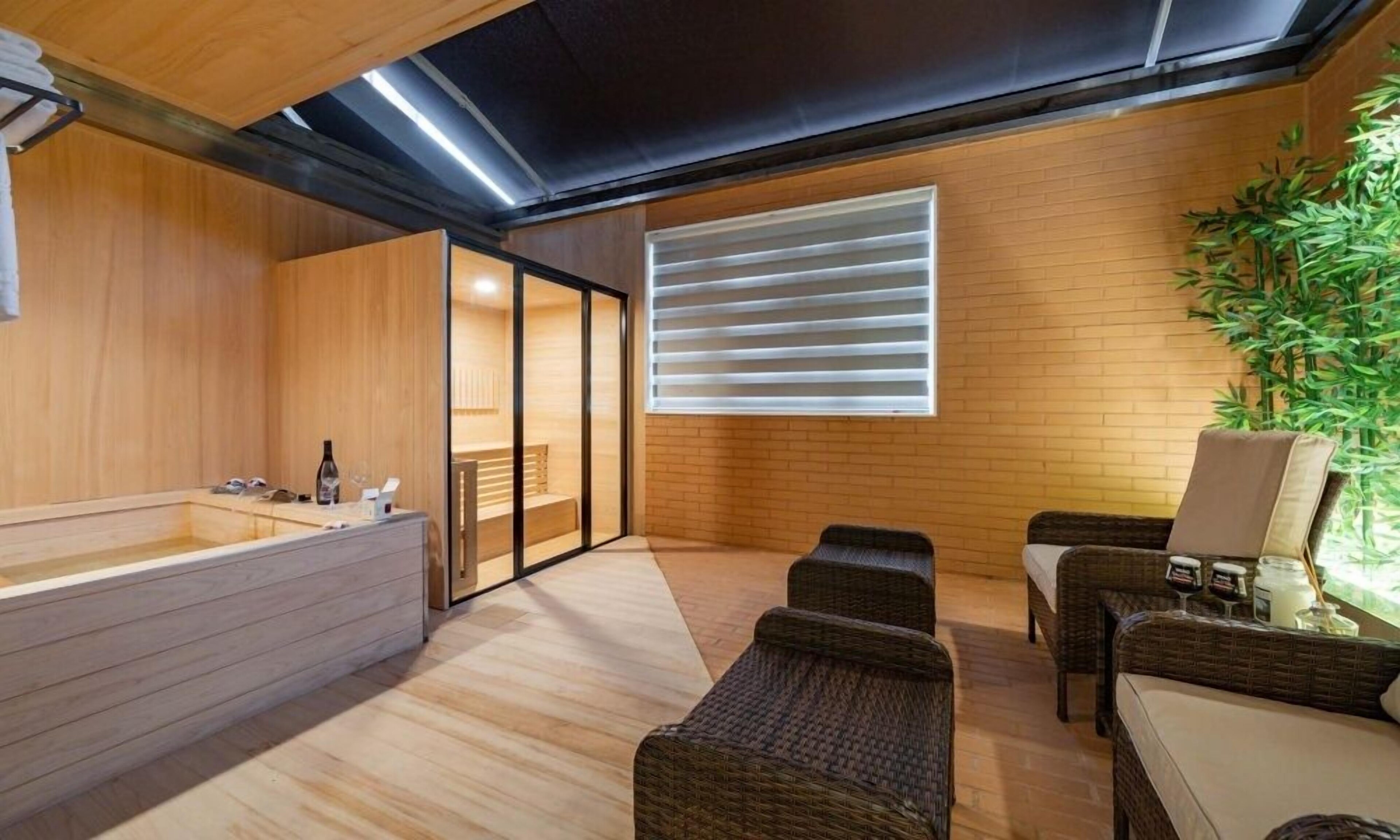 HOTEL THE ART UIWANG 2*