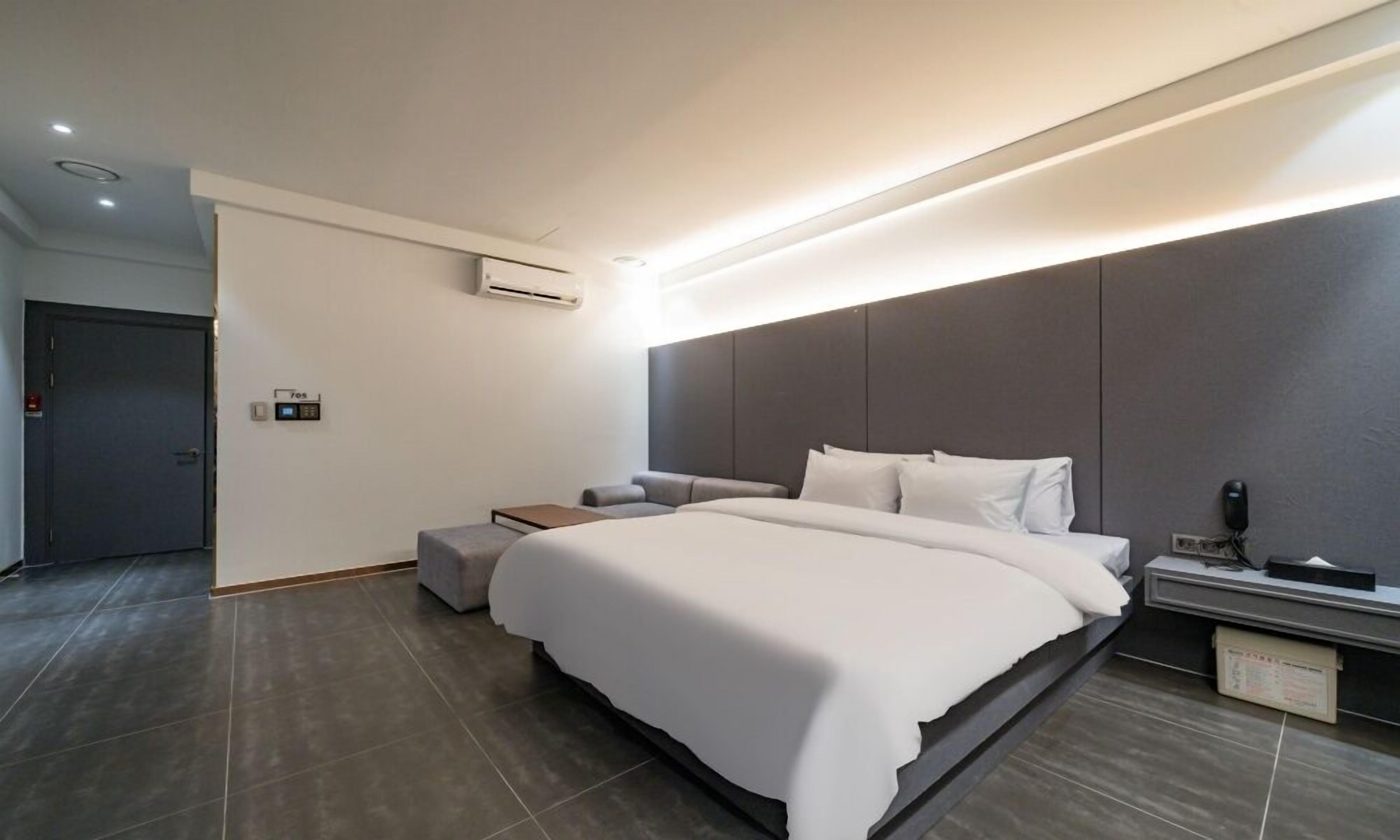 HOTEL THE ART UIWANG 2*