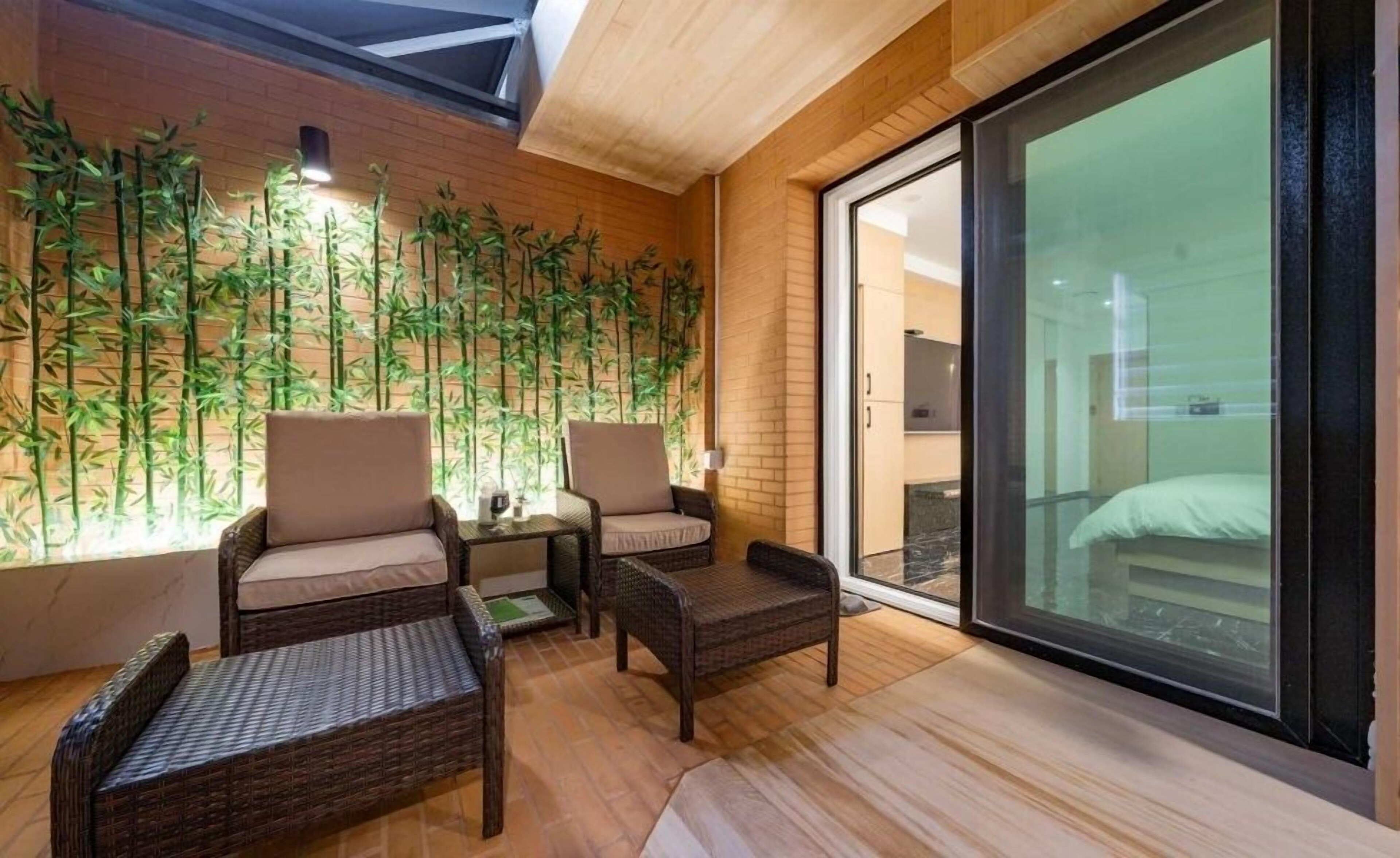 HOTEL THE ART UIWANG 2*