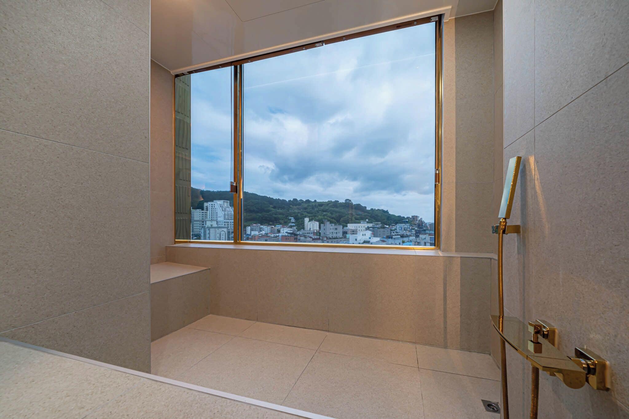 GEOJE-SI HOUND HOTEL JANGSEUNGPO 2*