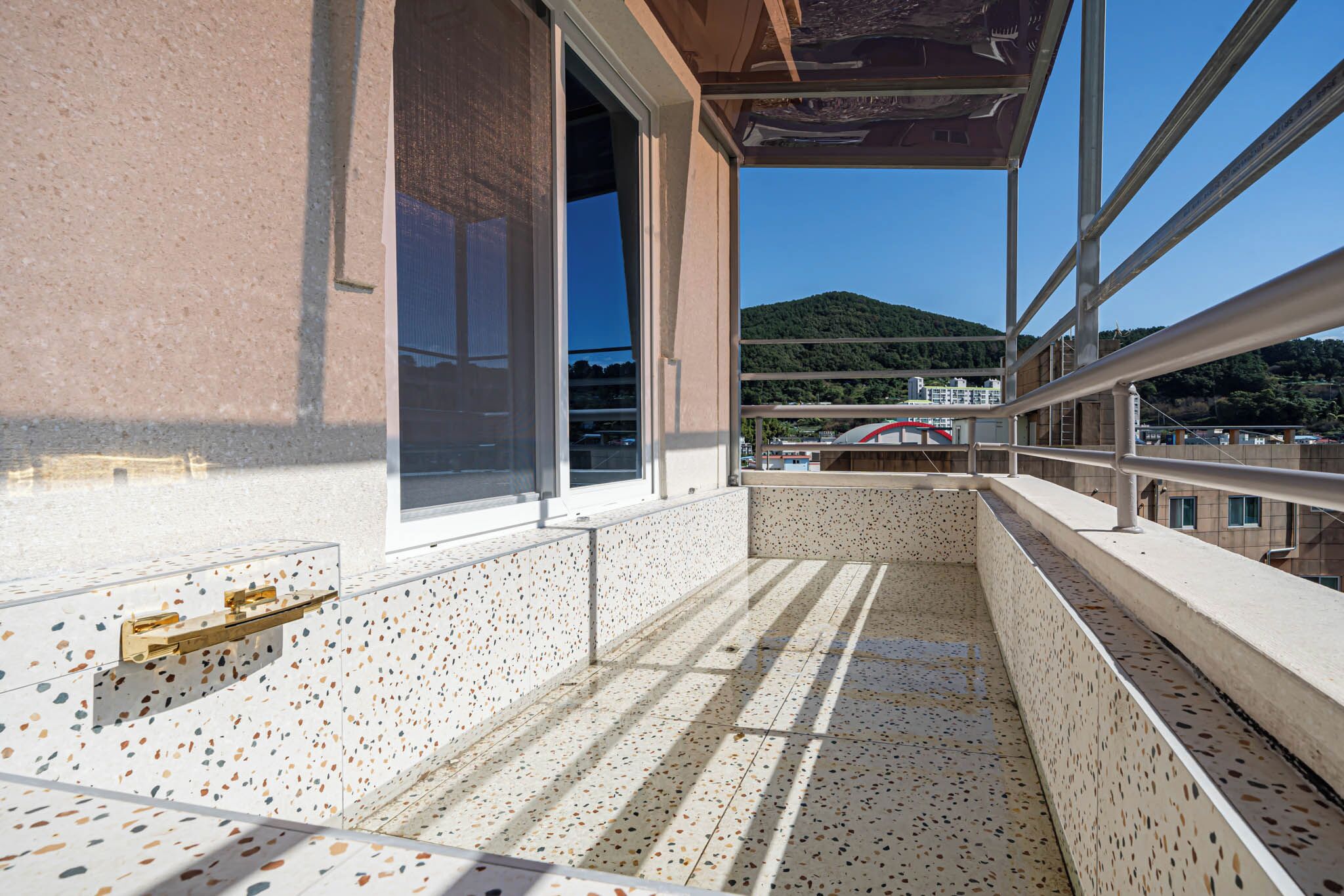 GEOJE-SI HOUND HOTEL JANGSEUNGPO 2*