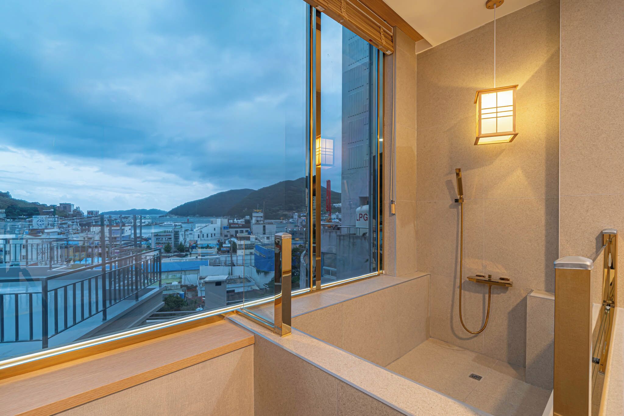GEOJE-SI HOUND HOTEL JANGSEUNGPO 2*