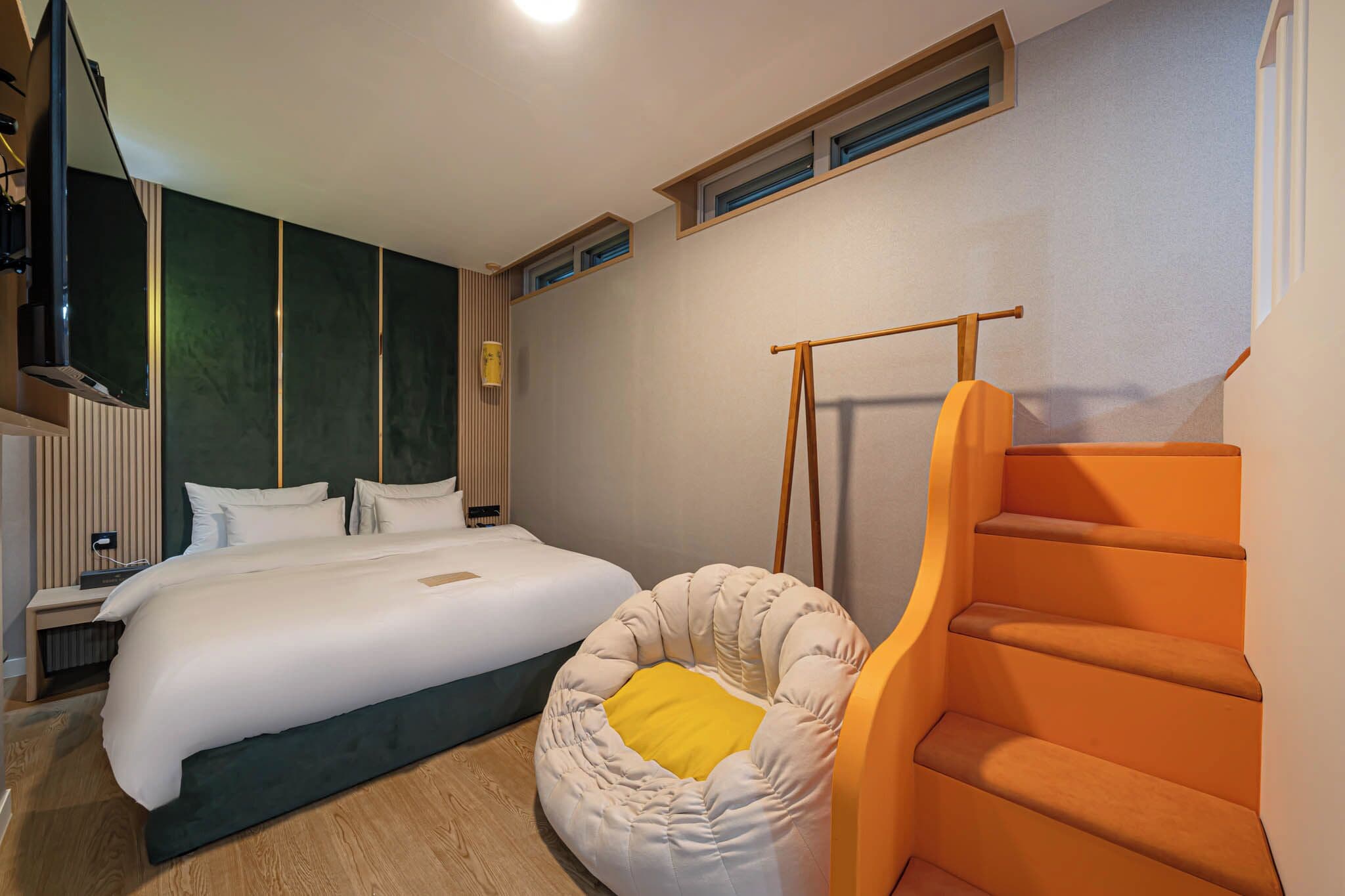GEOJE-SI HOUND HOTEL JANGSEUNGPO 2*