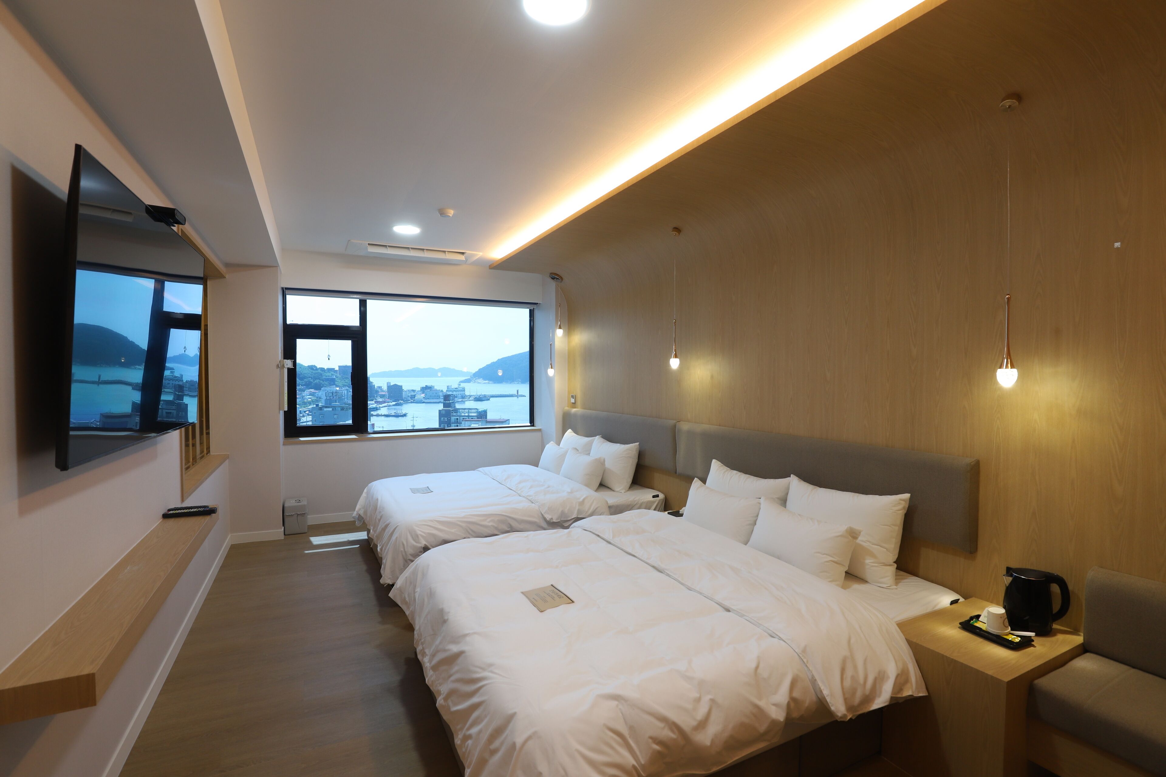 GEOJE-SI HOUND HOTEL JANGSEUNGPO 2*