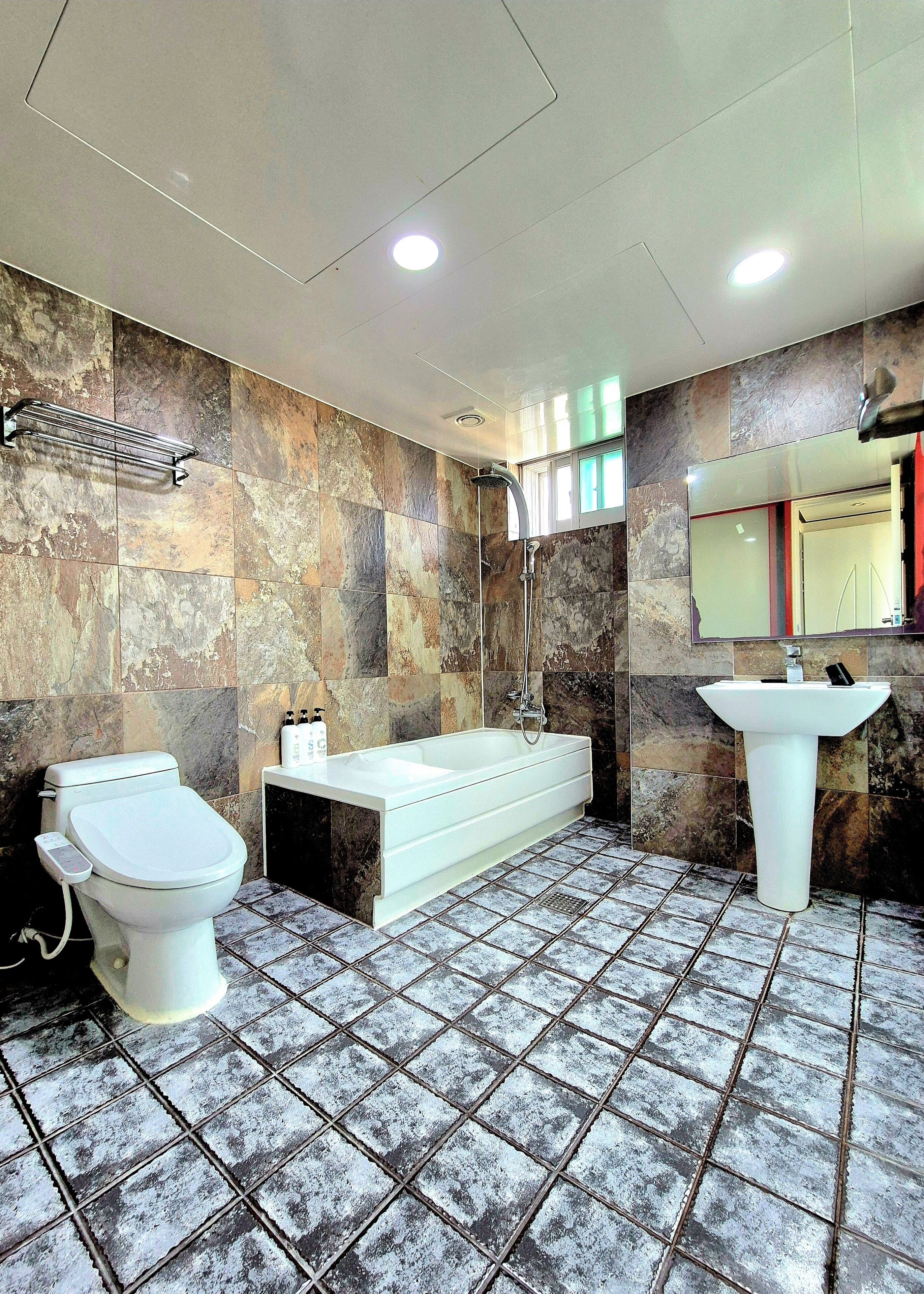 Haruae hotel 2*