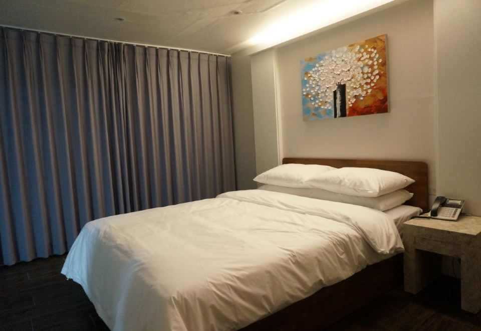 PRADA HOTEL 0*