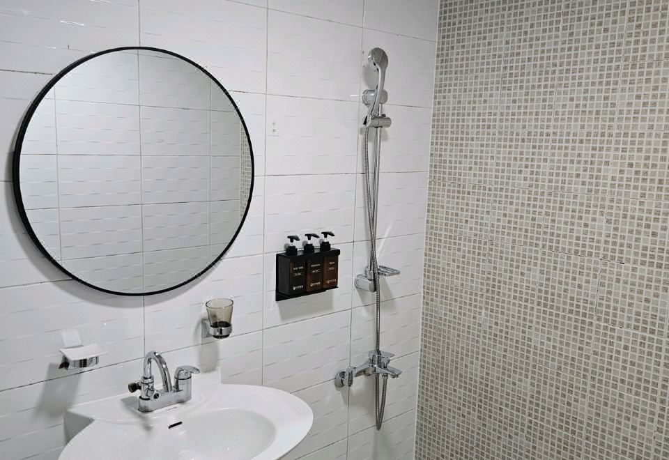 PRADA HOTEL 0*