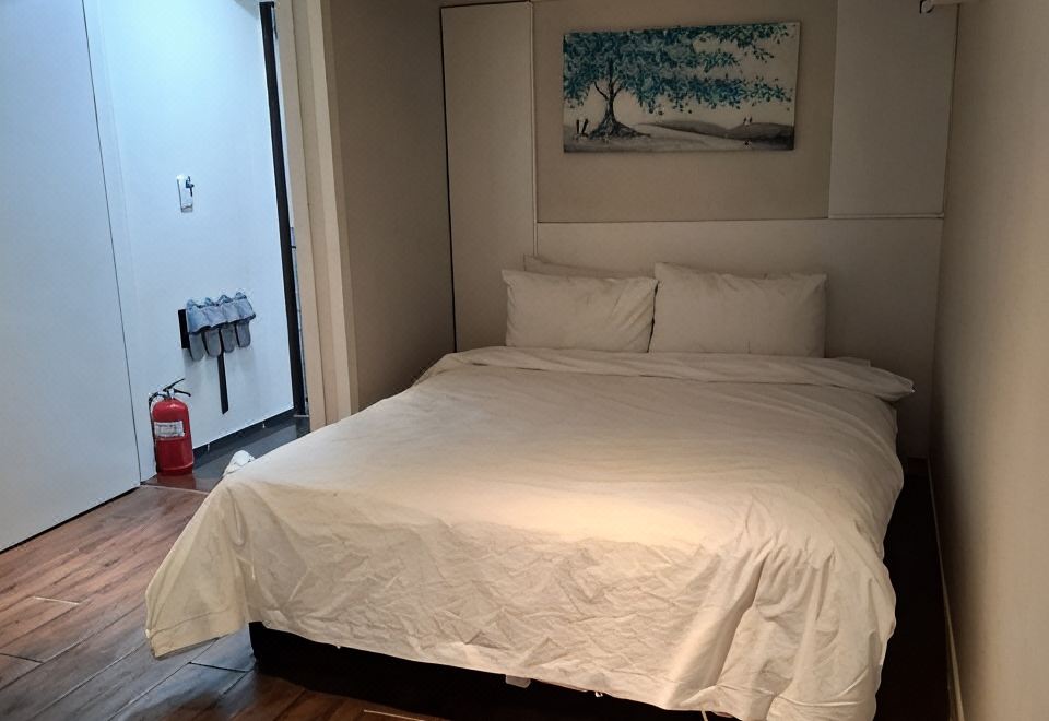 PRADA HOTEL 0*