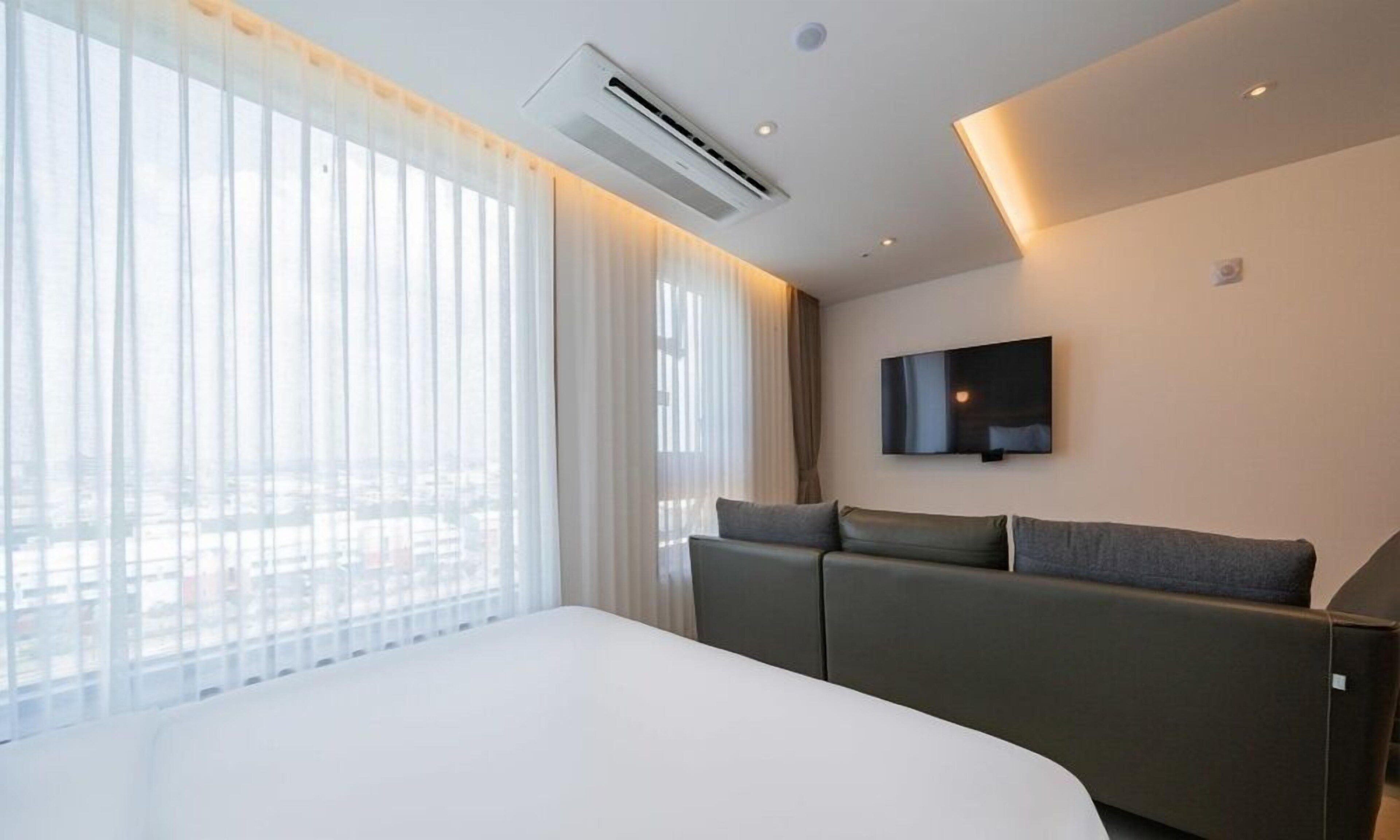 THE HOUND HOTEL BANDALISLAND 2 3*