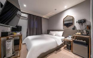 Ansan evergreen tree the gray 0*