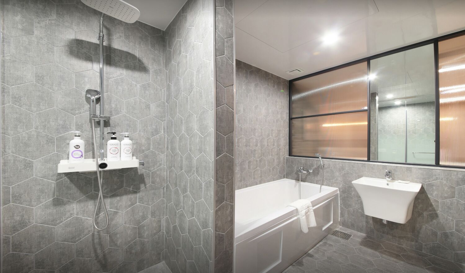 Restia Incheonbay Hotel 3*