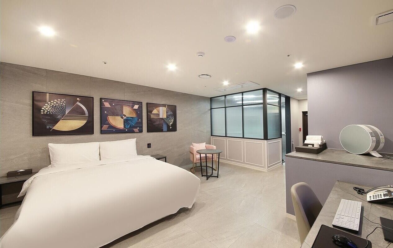 Restia Incheonbay Hotel 3*