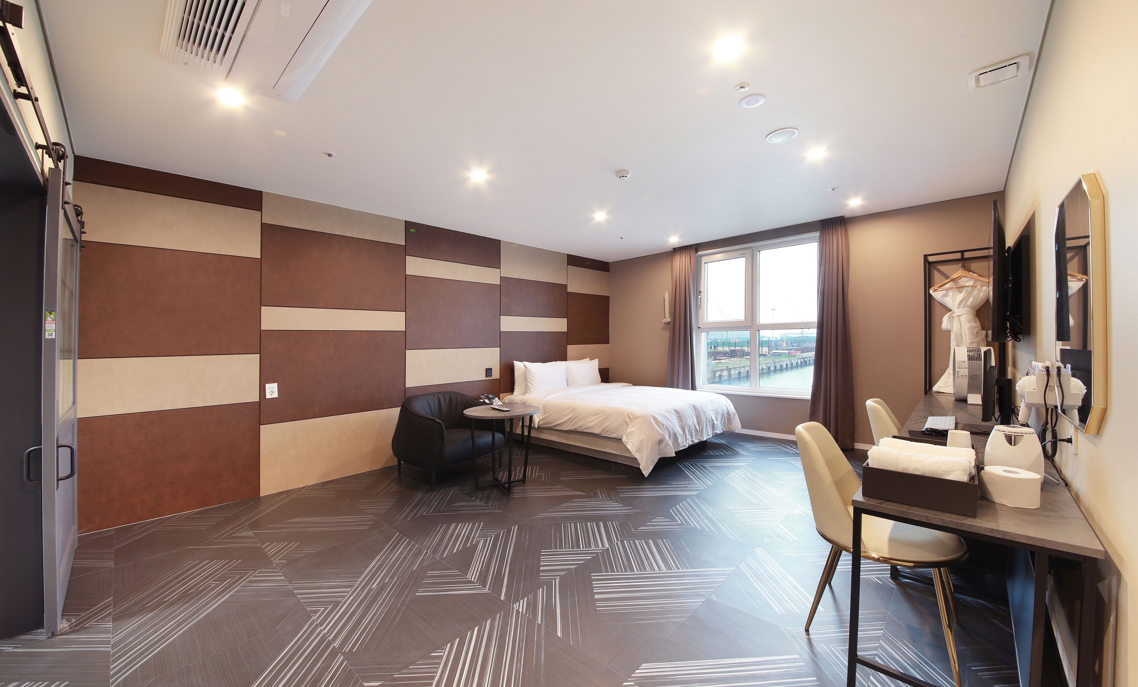 Restia Incheonbay Hotel 3*