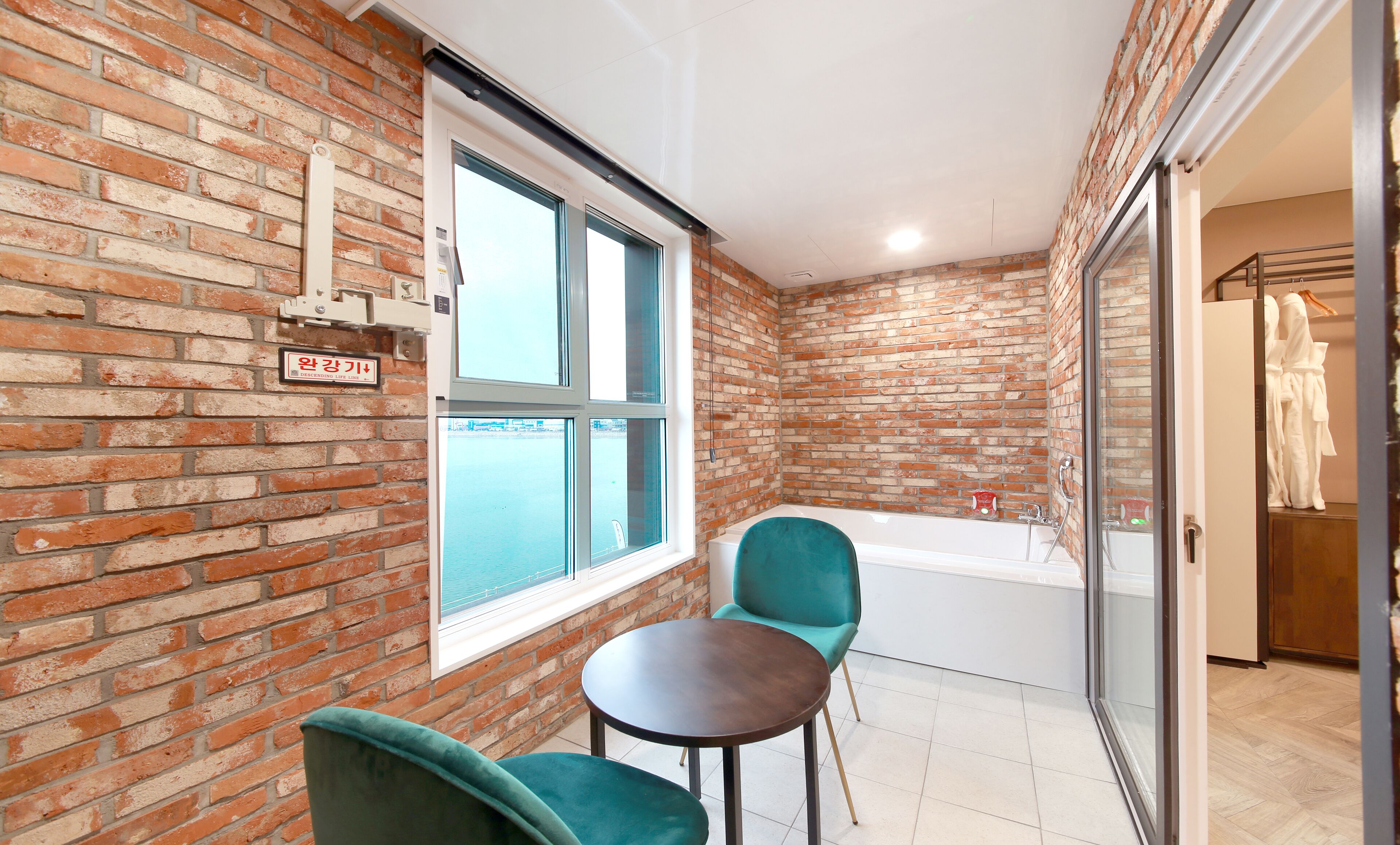 Restia Incheonbay Hotel 3*