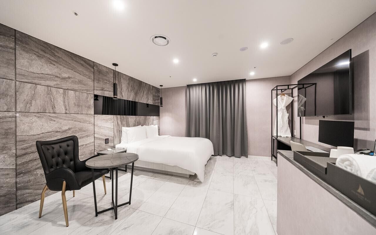 Restia Incheonbay Hotel 3*