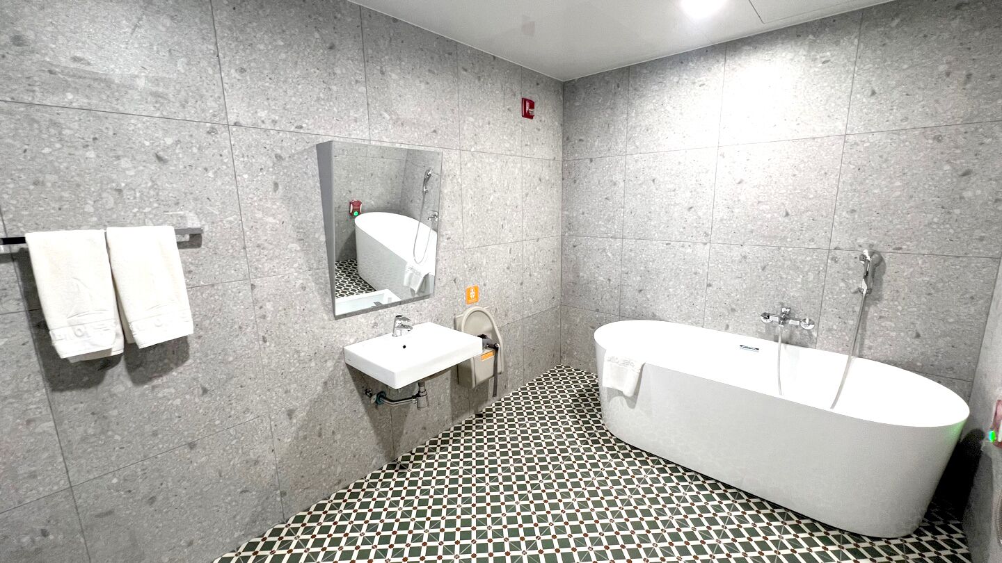 Restia Incheonbay Hotel 3*
