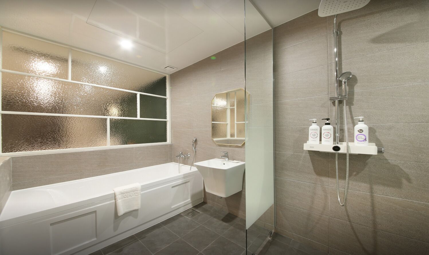Restia Incheonbay Hotel 3*