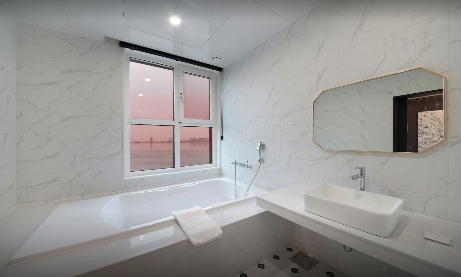 Restia Incheonbay Hotel 3*