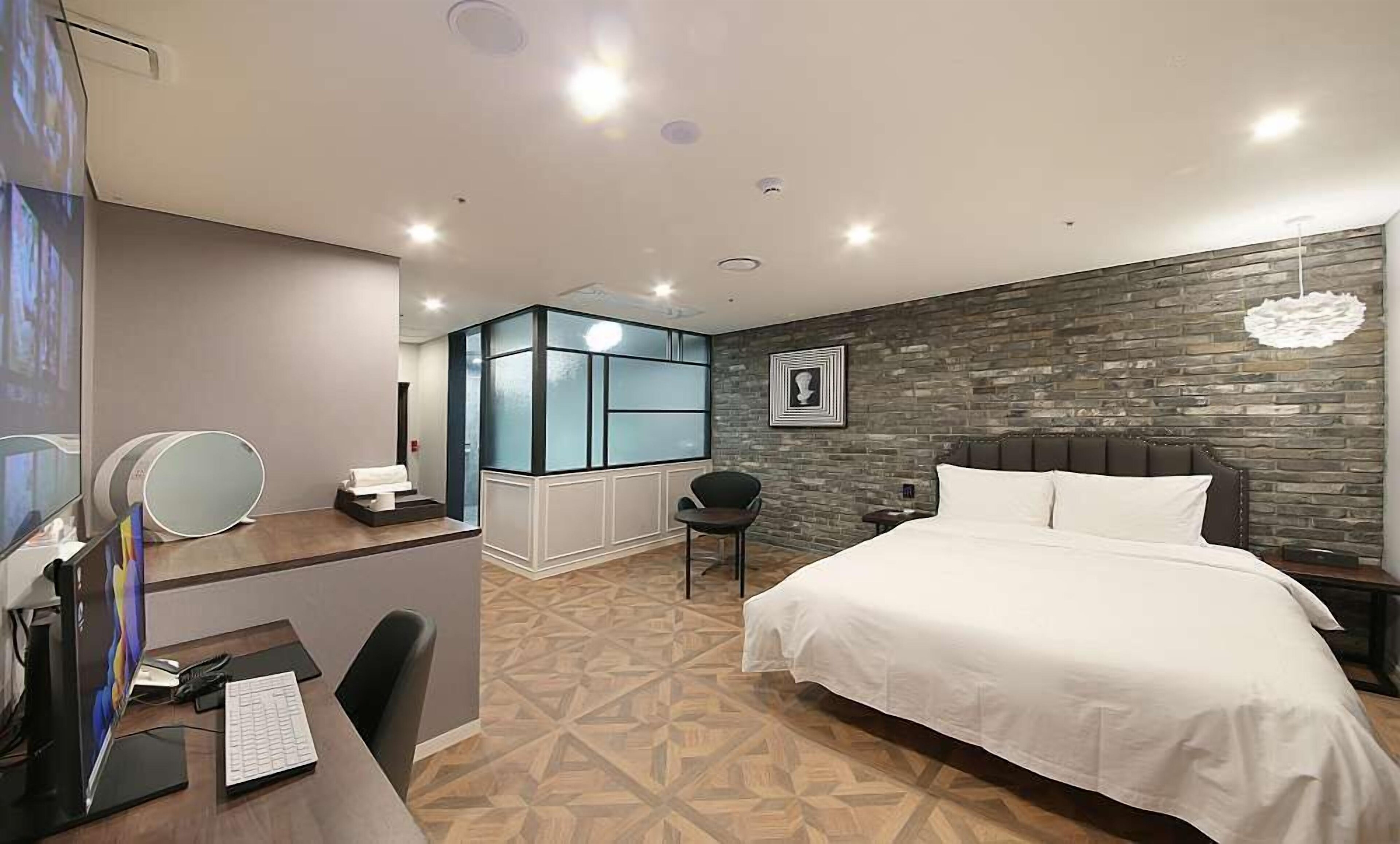 Restia Incheonbay Hotel 3*