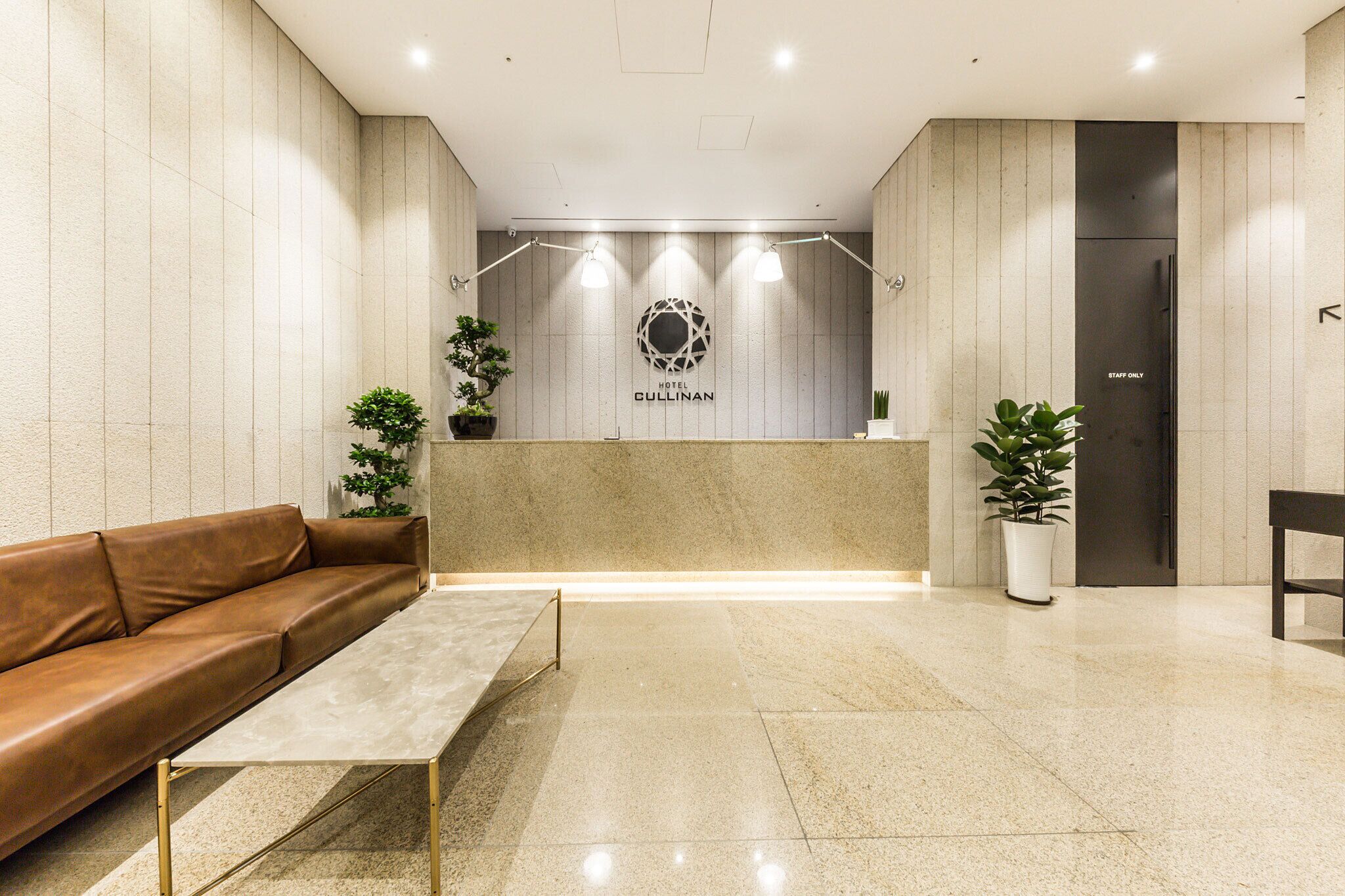 HOTEL CULLINAN 2*
