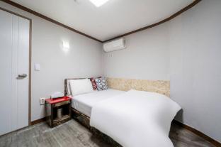 Ritz Sillim 0*