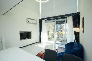 White pension 3*