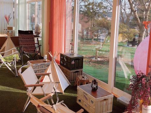 White pension 3*