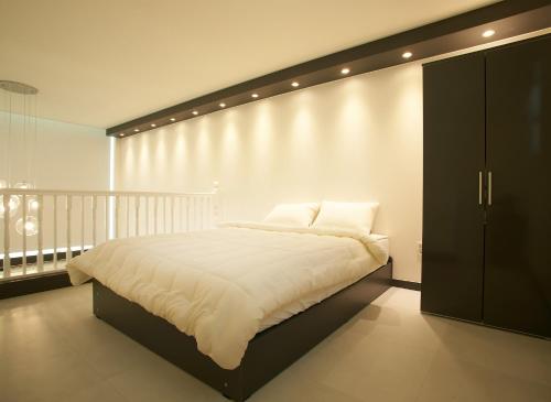 White pension 3*
